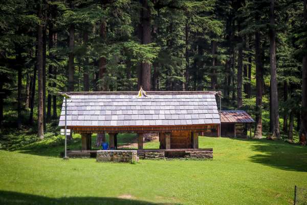 Explore Jibhi & Tirthan Valley – 2 Nights 3 Days Himachal Tour Via Volvo